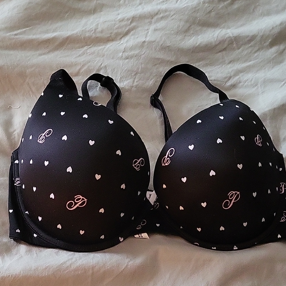 NWT- PINK Victoria's Secret Black Bra with Heart and Letter Print